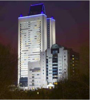 Подсветка здания Газпрома в Москве светильниками на основе СД